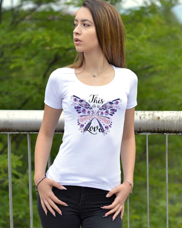 Дамска тениска цветна пеперуда