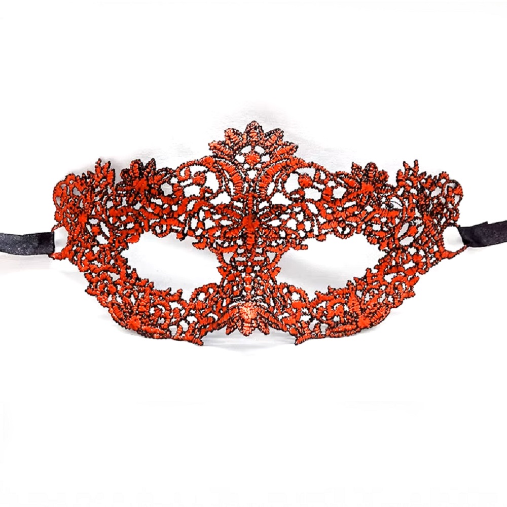 Маски от червена дантела 1 Маски от червена дантела