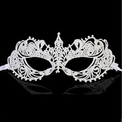 Дантелени бели парти маски