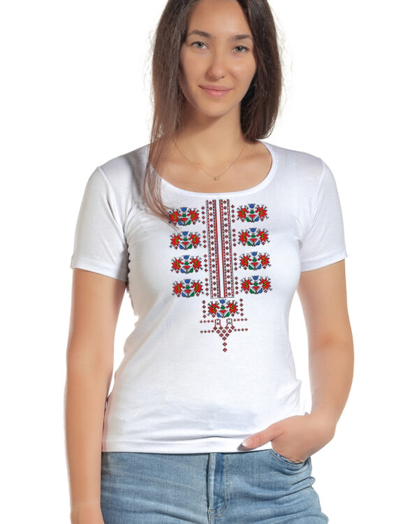 Дамска блуза с българска шевица